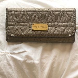 Steve Madden Silver Wallet
